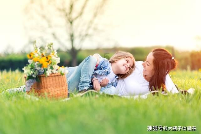 他肠子打出也不下火线，歼灭400美军，敌机一架